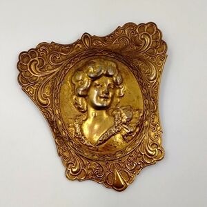 Gold plated Brooch 2.5" Cameo Look